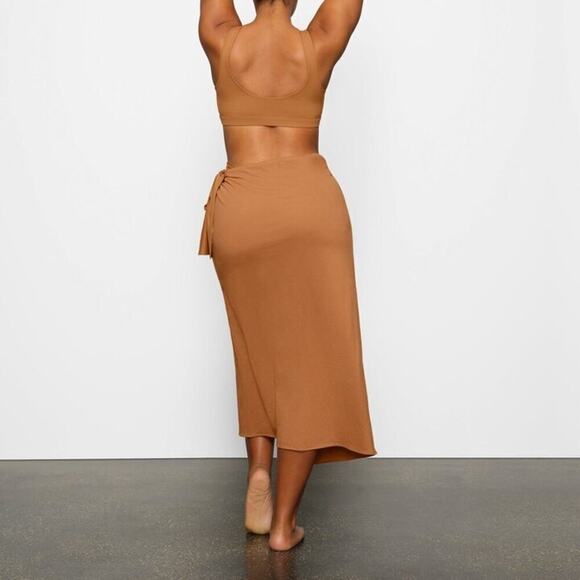 Skims Cover Ups Sarong Skirt in Almond Size 4X Beach Pool Resort Vacation NWT - Picture 4 of 6